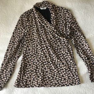 Blouse flower design